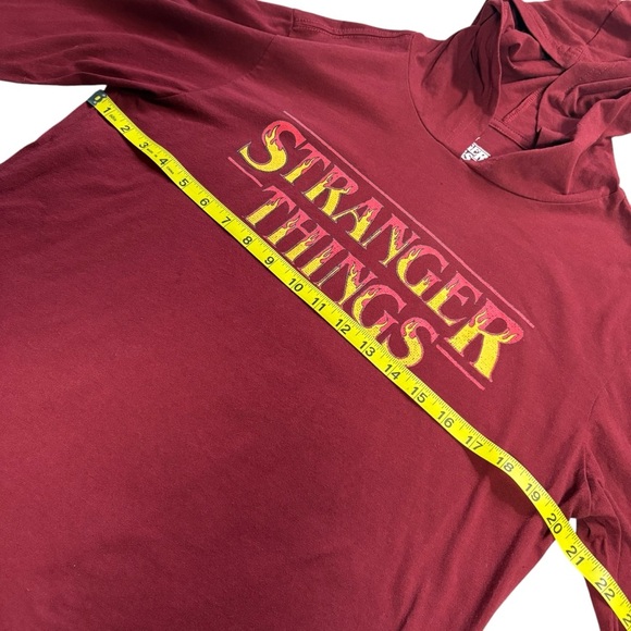 Mad Engine Tops Stranger Things Roll For Your Life DnD Dice Hooded-Tee, Size LG - Picture 10 of 11